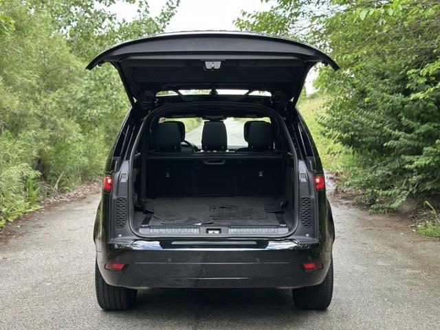 used 2024 Land Rover Discovery car, priced at $57,700