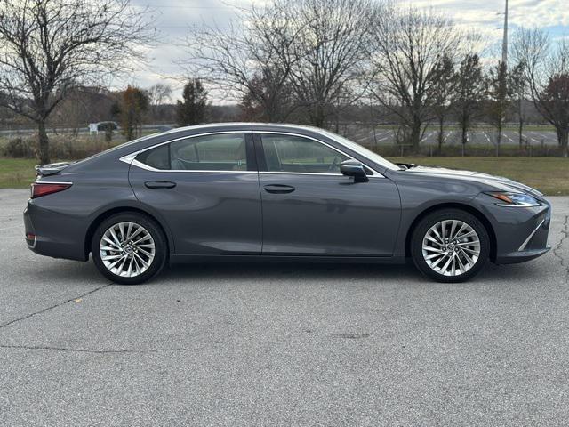 used 2023 Lexus ES 300h car, priced at $40,997
