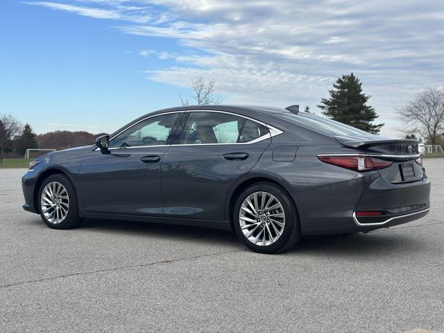 used 2023 Lexus ES 300h car, priced at $40,997
