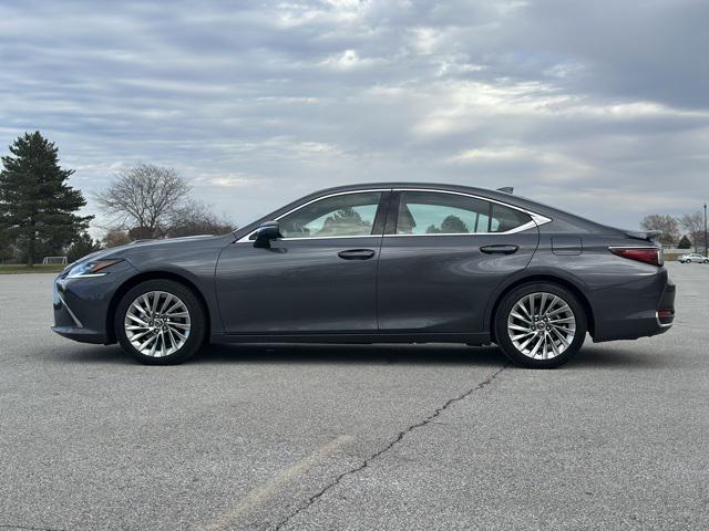 used 2023 Lexus ES 300h car, priced at $40,997