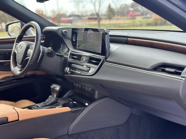 used 2023 Lexus ES 300h car, priced at $40,997