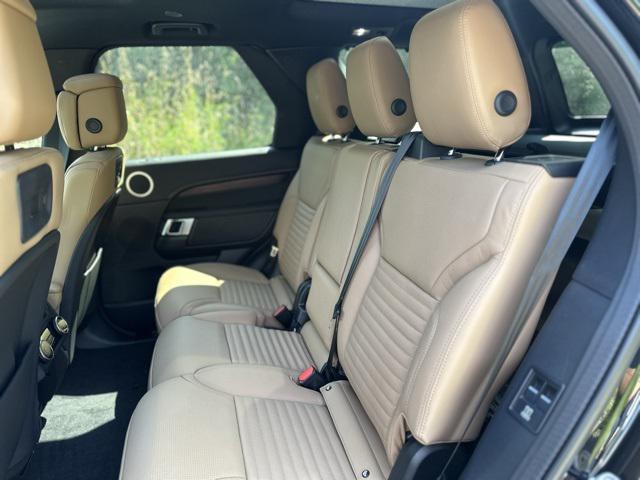 new 2025 Land Rover Discovery car, priced at $82,293