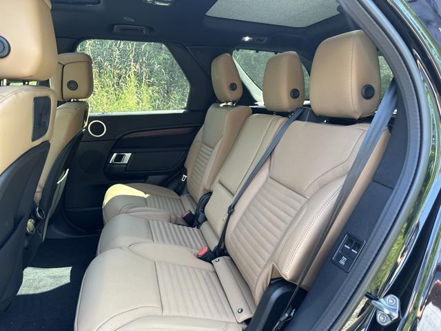 new 2025 Land Rover Discovery car, priced at $82,293