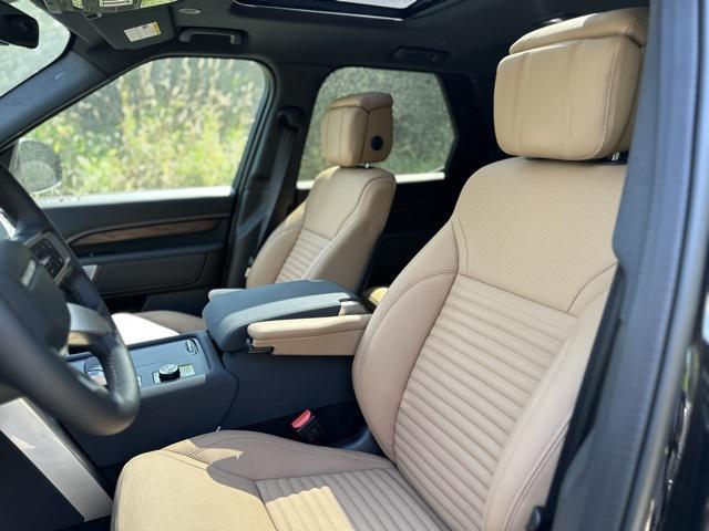 new 2025 Land Rover Discovery car, priced at $82,293