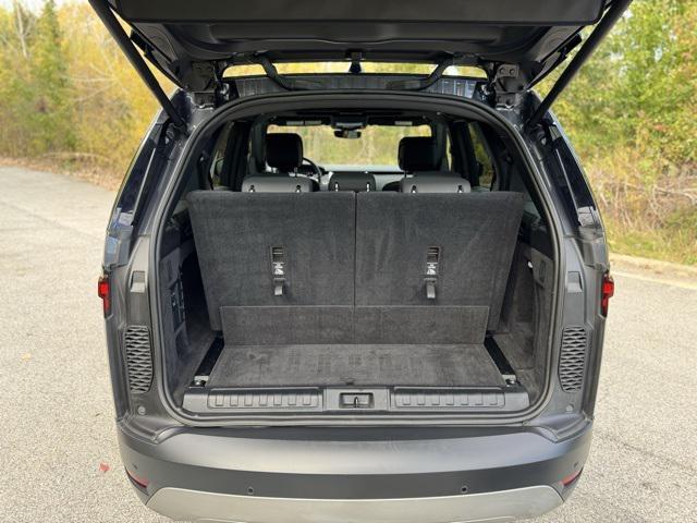 used 2025 Land Rover Discovery car, priced at $51,990