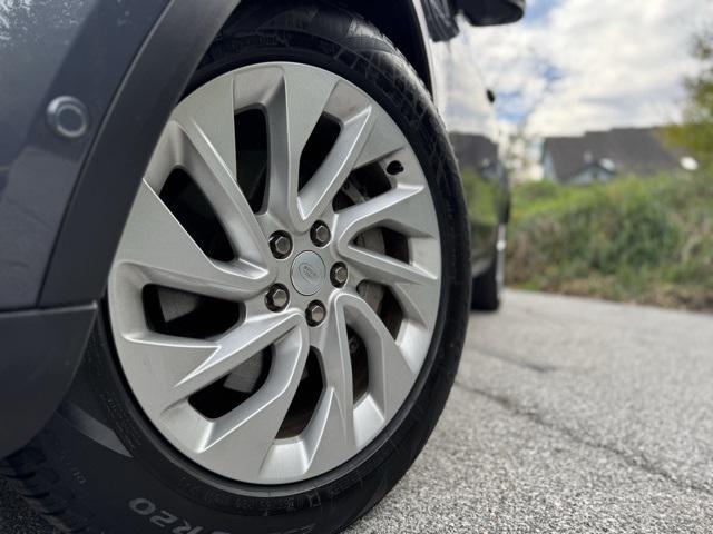 used 2025 Land Rover Discovery car, priced at $51,990