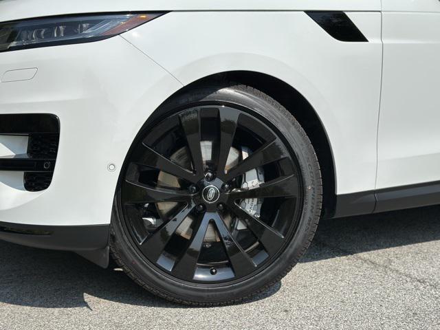 new 2025 Land Rover Range Rover Sport car, priced at $94,715
