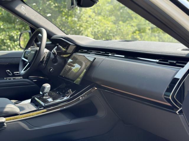 new 2025 Land Rover Range Rover Sport car, priced at $94,715