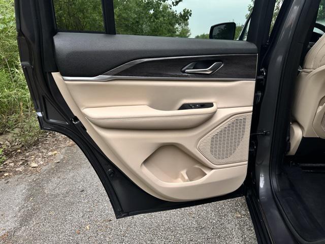 used 2024 Jeep Grand Cherokee car, priced at $39,999