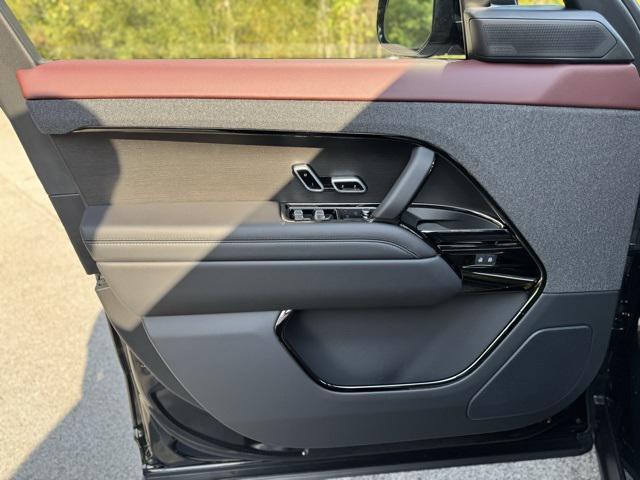 new 2025 Land Rover Range Rover Sport car, priced at $107,565