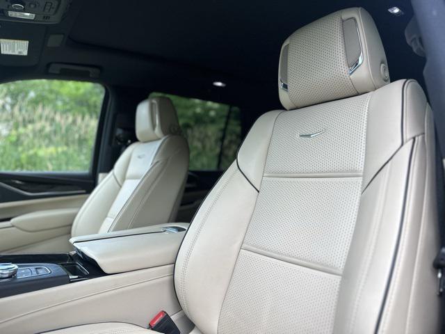 used 2023 Cadillac Escalade car, priced at $76,999