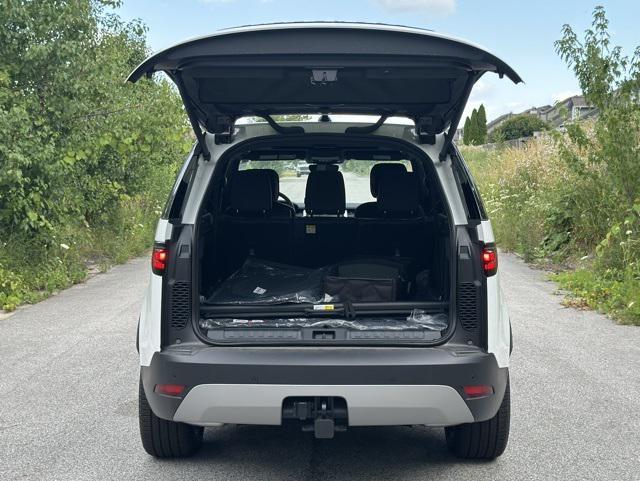 new 2025 Land Rover Discovery car, priced at $67,918