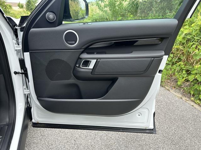 new 2025 Land Rover Discovery car, priced at $67,918