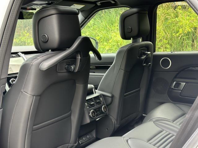 new 2025 Land Rover Discovery car, priced at $67,918