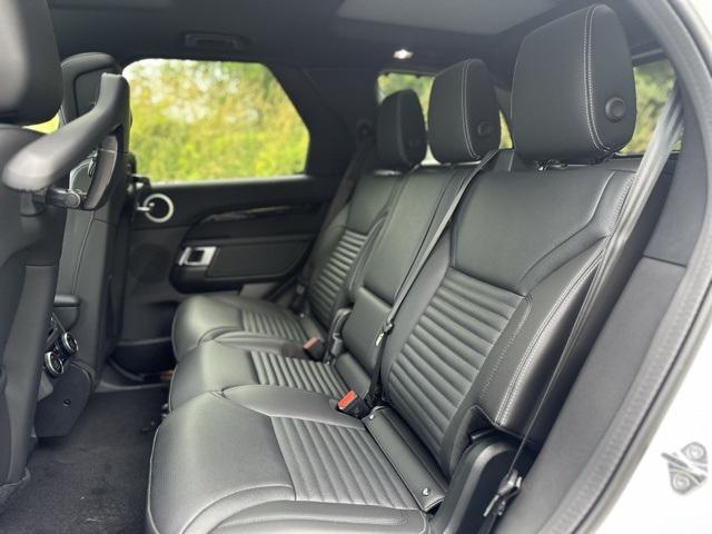 new 2025 Land Rover Discovery car, priced at $67,918