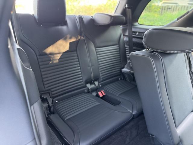 new 2026 Land Rover Discovery car, priced at $73,886