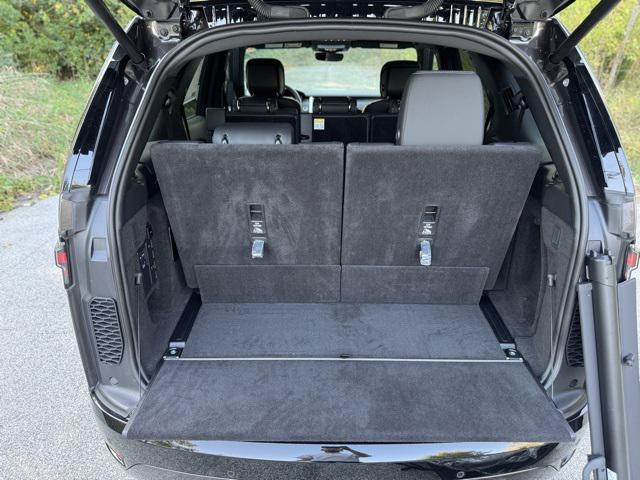 new 2026 Land Rover Discovery car, priced at $73,886