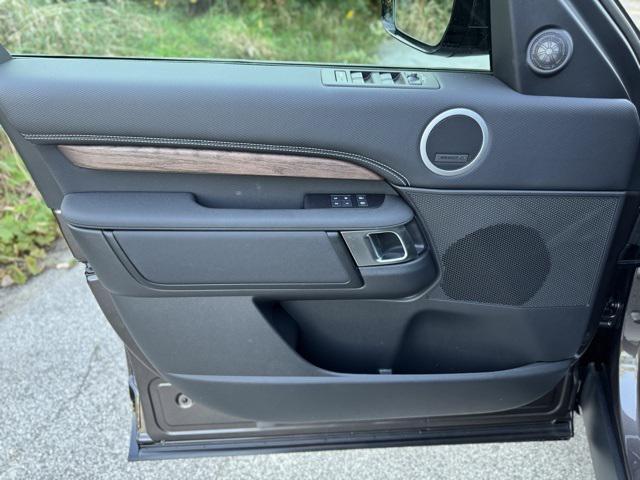 new 2026 Land Rover Discovery car, priced at $73,886