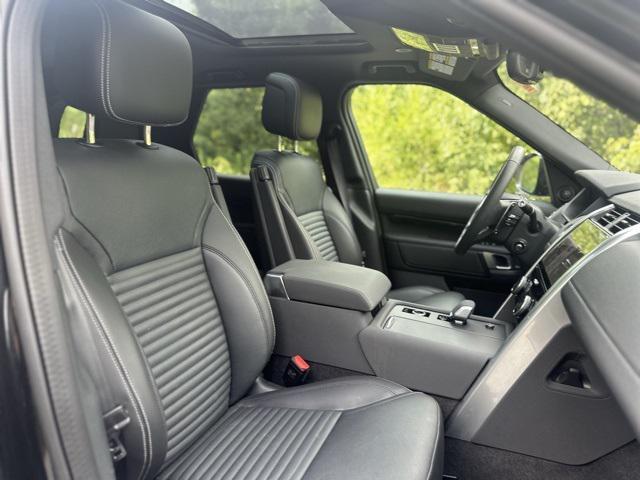 new 2025 Land Rover Discovery car, priced at $64,468