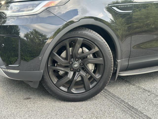 new 2025 Land Rover Discovery car, priced at $64,468