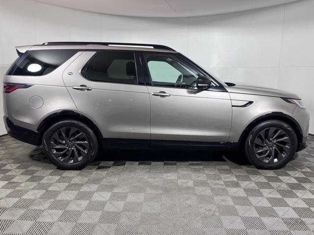 used 2022 Land Rover Discovery car, priced at $39,800