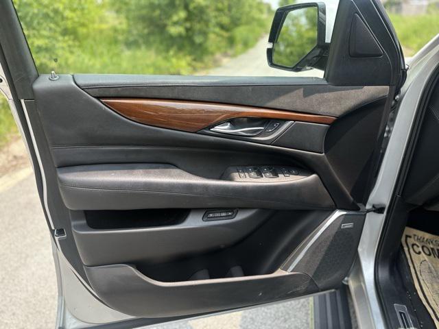 used 2017 Cadillac Escalade ESV car, priced at $26,600