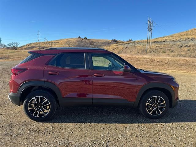 new 2025 Chevrolet TrailBlazer car, priced at $28,585