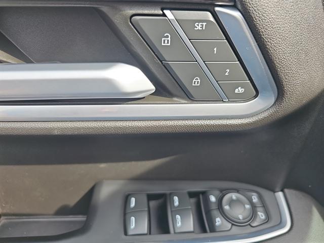 used 2022 Chevrolet Silverado 1500 car, priced at $43,695