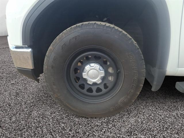 used 2024 GMC Sierra 1500 car, priced at $38,990