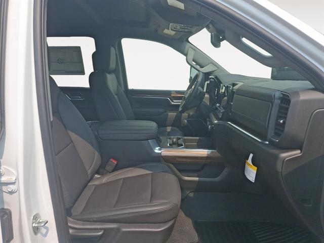 new 2025 Chevrolet Silverado 3500 car