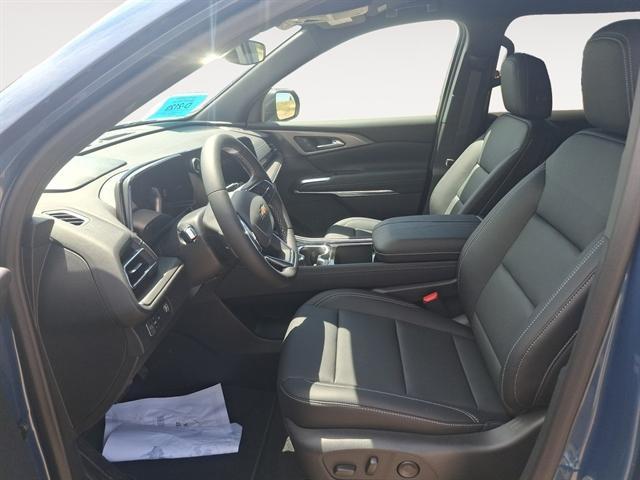 new 2025 Chevrolet Traverse car