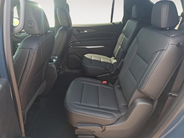 new 2025 Chevrolet Traverse car