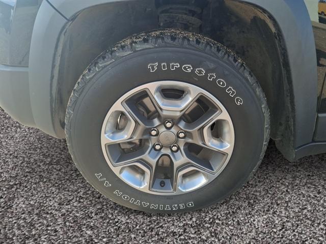 used 2019 Jeep Cherokee car, priced at $18,990