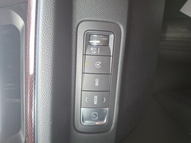 used 2025 Chevrolet Traverse car, priced at $47,490