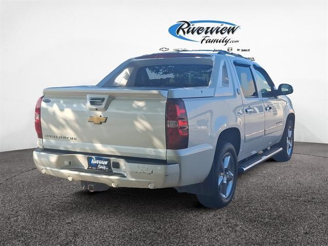 used 2013 Chevrolet Avalanche car