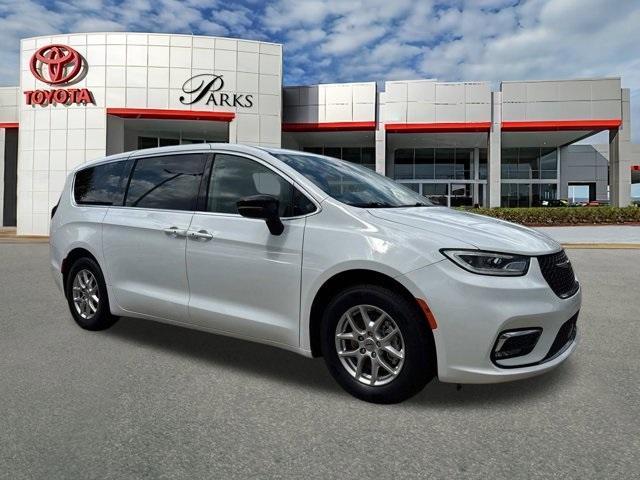 used 2024 Chrysler Pacifica car, priced at $24,998