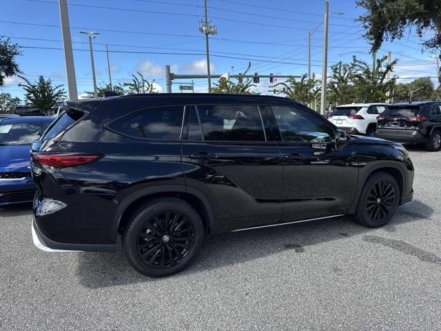 used 2023 Toyota Highlander car, priced at $31,000