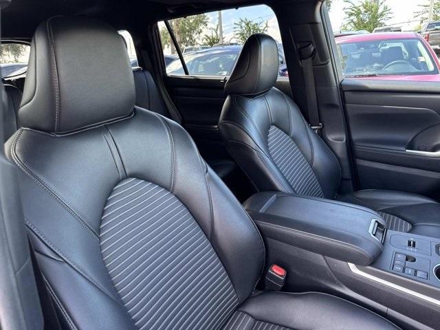 used 2023 Toyota Highlander car, priced at $31,000