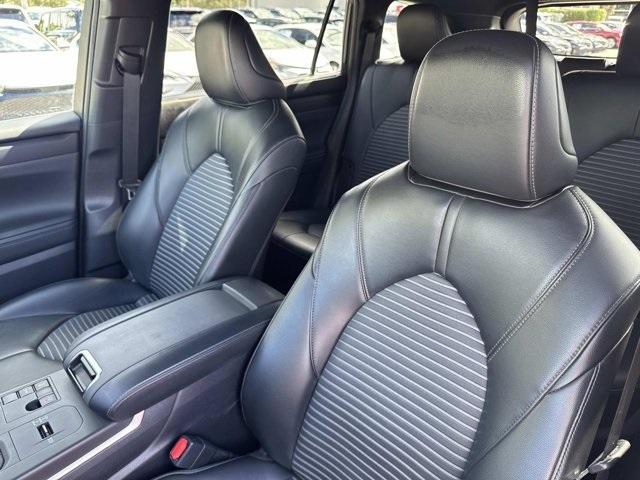 used 2023 Toyota Highlander car, priced at $31,000