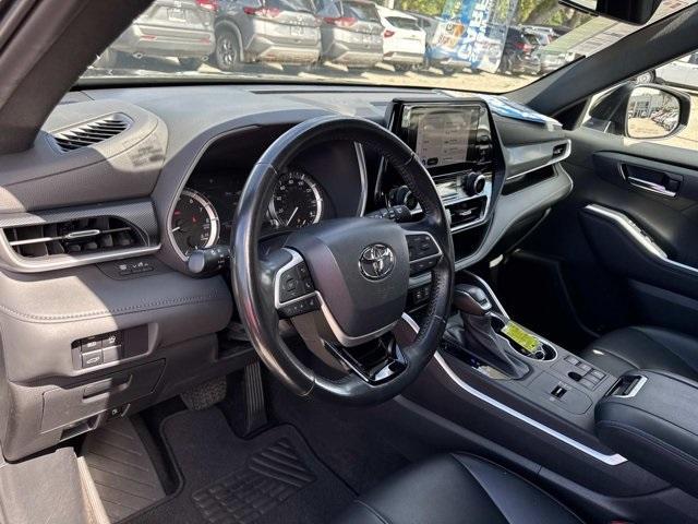 used 2023 Toyota Highlander car, priced at $31,000