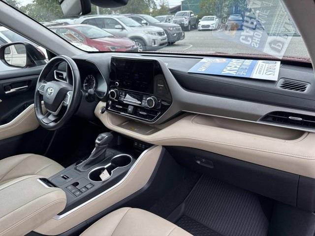 used 2023 Toyota Highlander car, priced at $27,000