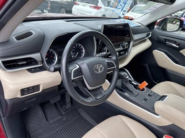 used 2023 Toyota Highlander car, priced at $27,000