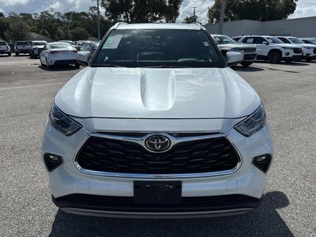 used 2023 Toyota Highlander car, priced at $39,998