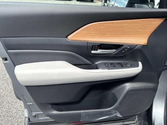 new 2025 Toyota Grand Highlander car, priced at $57,138