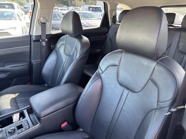 used 2024 Kia Sorento car, priced at $22,998
