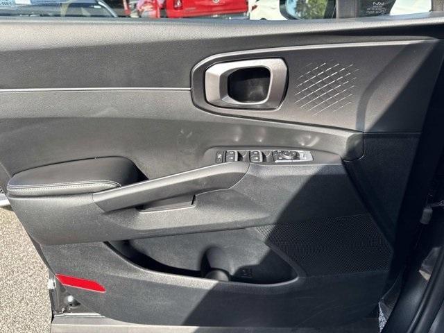 used 2024 Kia Sorento car, priced at $22,998