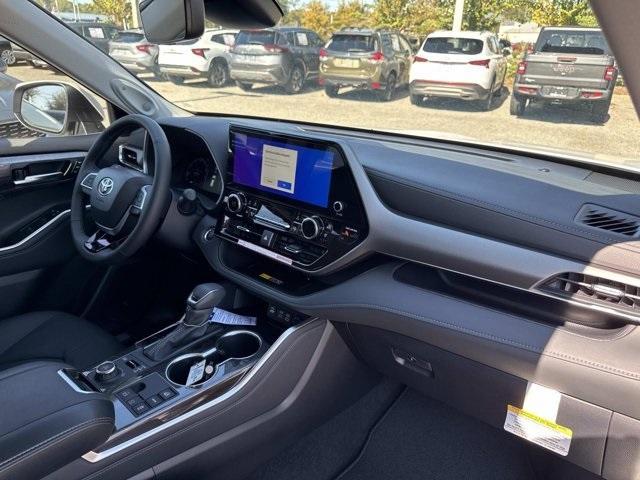 new 2026 Toyota Highlander car, priced at $53,355