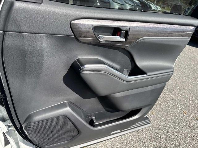 new 2026 Toyota Highlander car, priced at $53,355