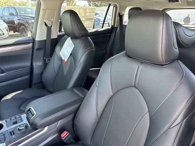 new 2026 Toyota Highlander car, priced at $53,355