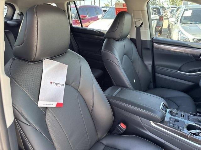 new 2026 Toyota Highlander car, priced at $53,355